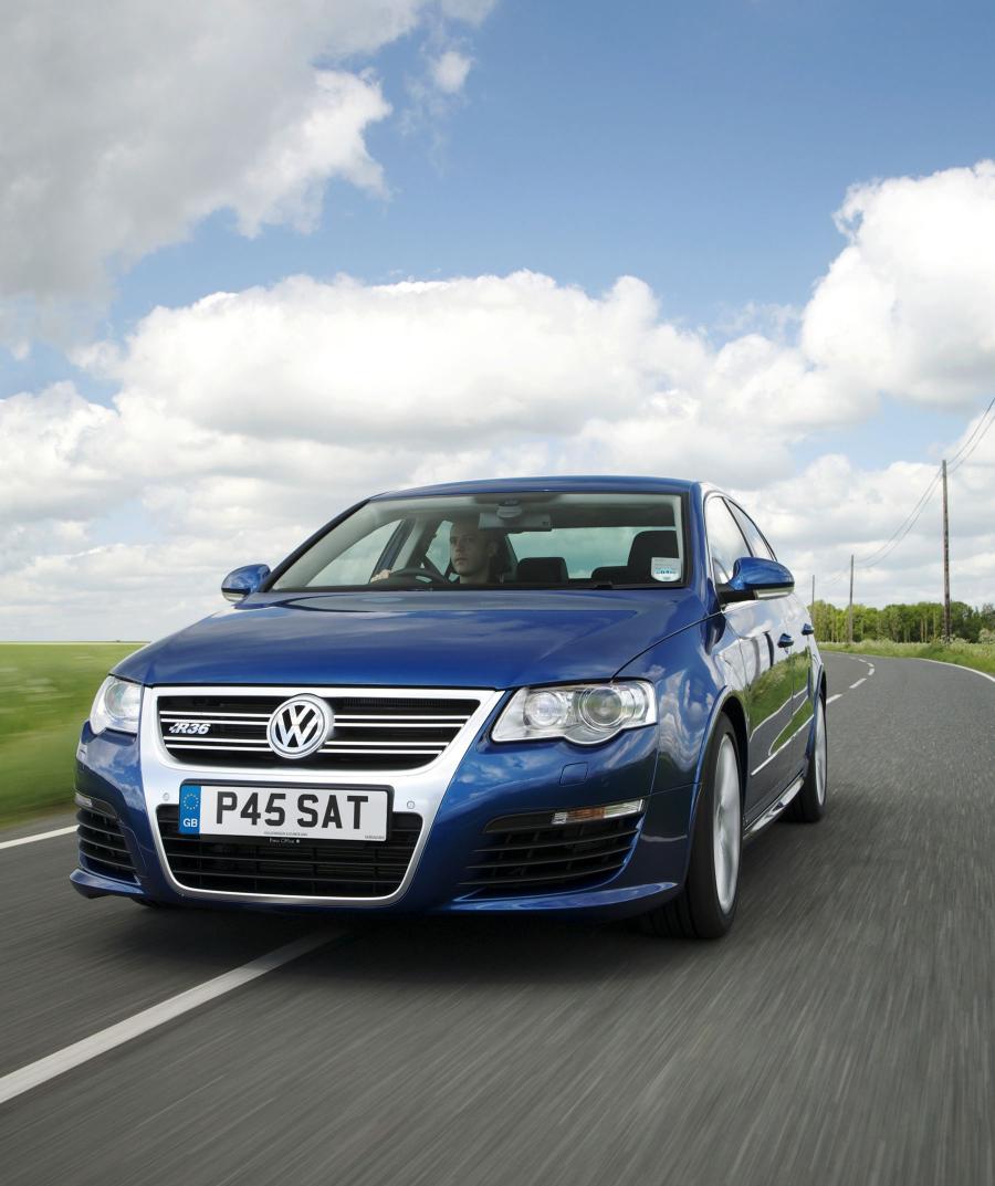  Volkswagen Passat R36 2008 года  (UK) (фото 11 из 14)